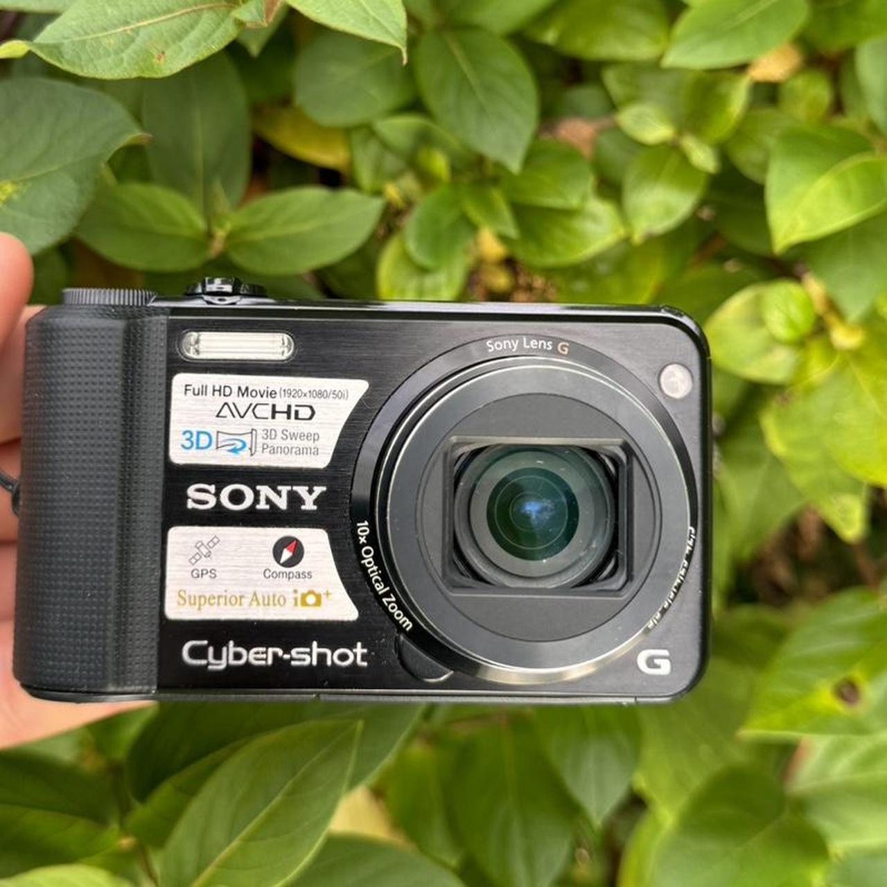 Camera: Sony Cybershot DSC-HX7V 16.2MP