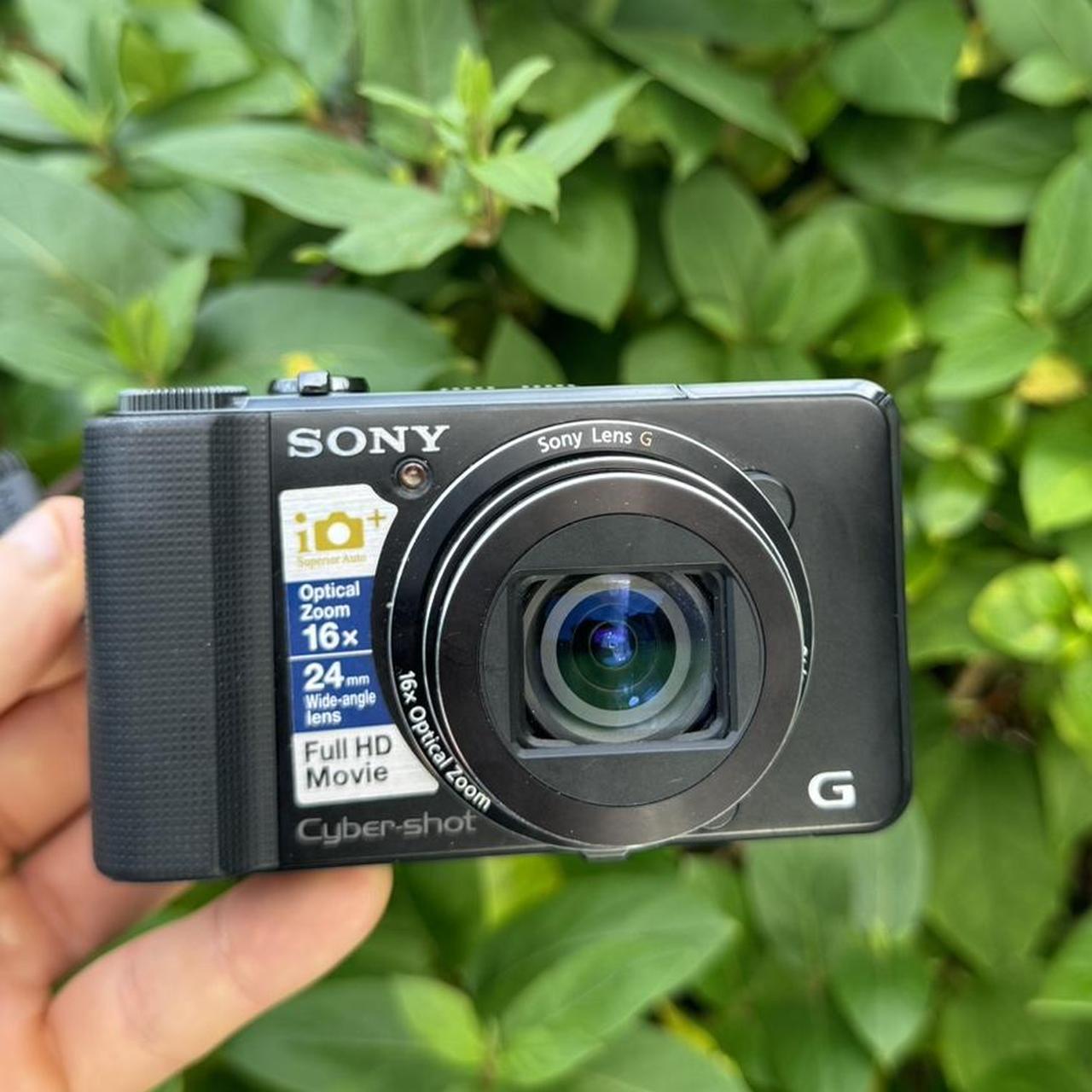 Sony Cybershot DSC-HX9V 16.2MP complete